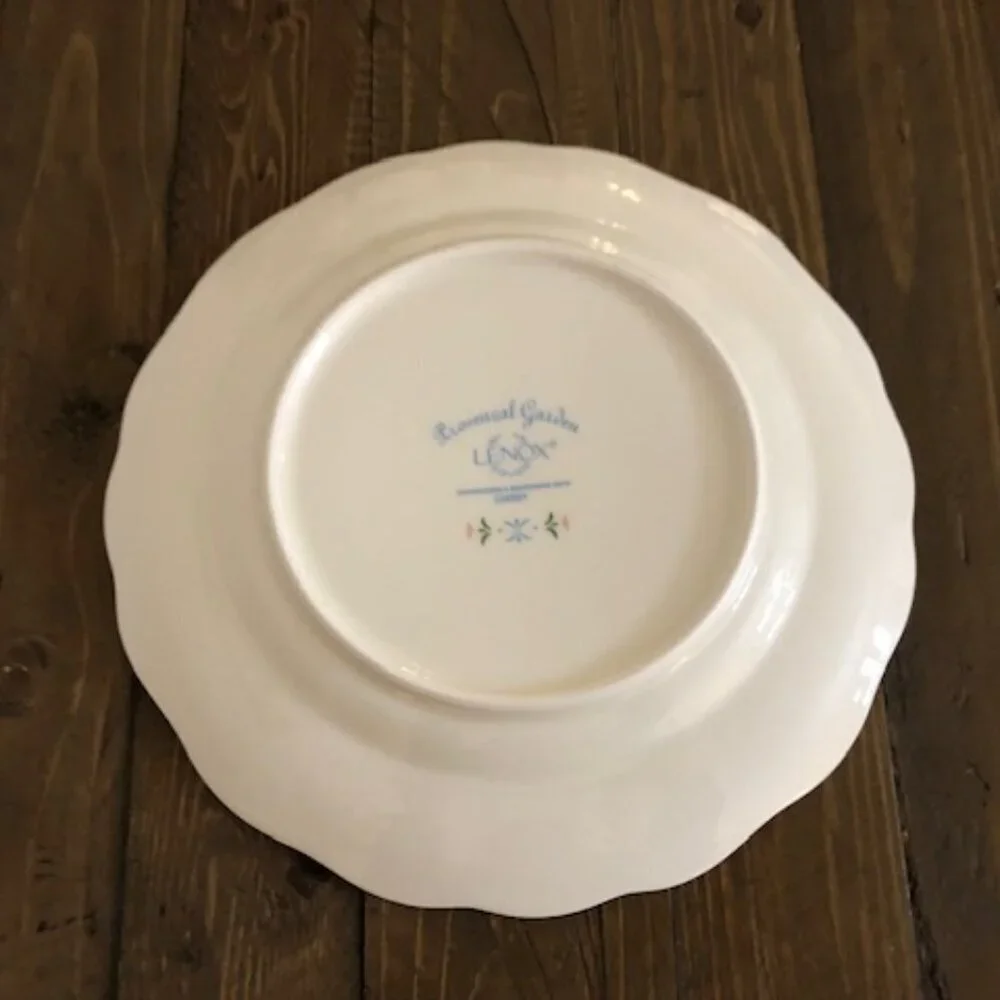 Lenox Provencal Garden Pig Luncheon Salad Accent Plate 9.5” Scalloped